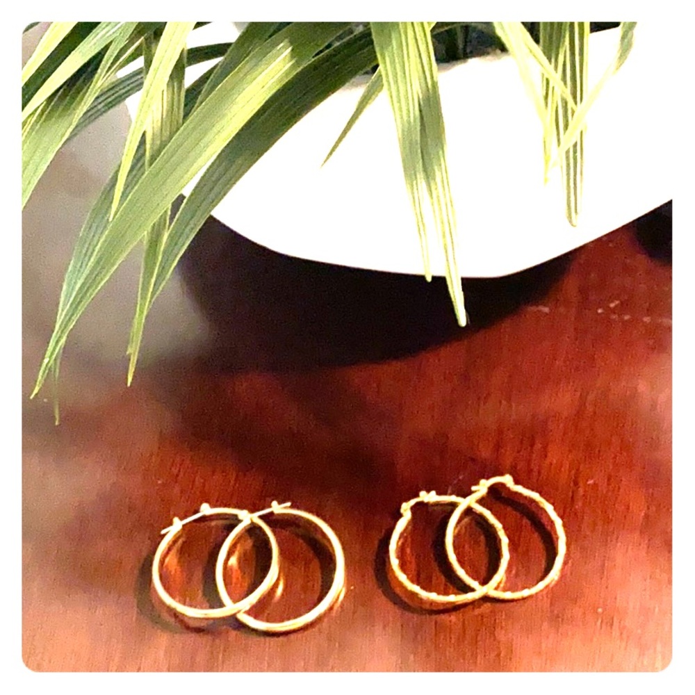GOLD earrings 🤩‼️👀 2 for 1 LETS MAKE A DEAL 🤝😉